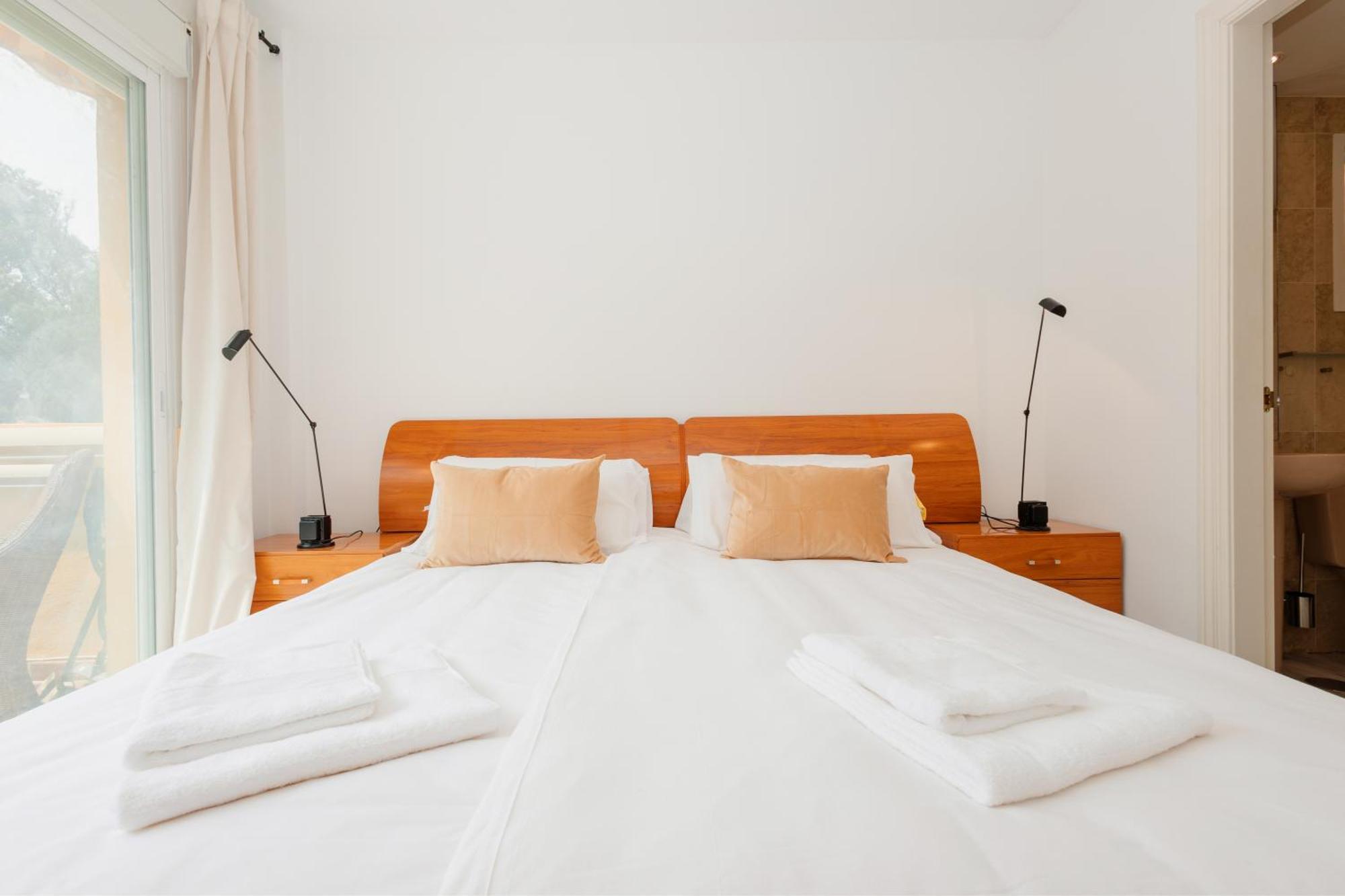 Apartment, Close To Beaches, Restaurants And Supermarkets, In Urb. Park Beach, Elviria *