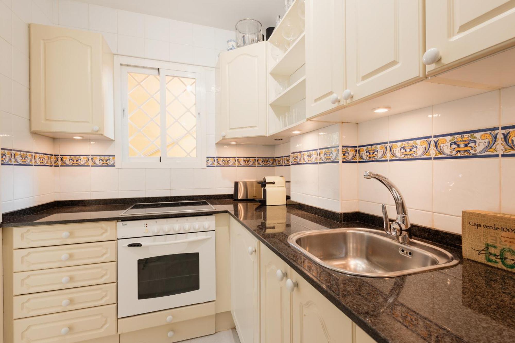 Apartment, Close To Beaches, Restaurants And Supermarkets, In Urb. Park Beach, Elviria Appartamento Marbella