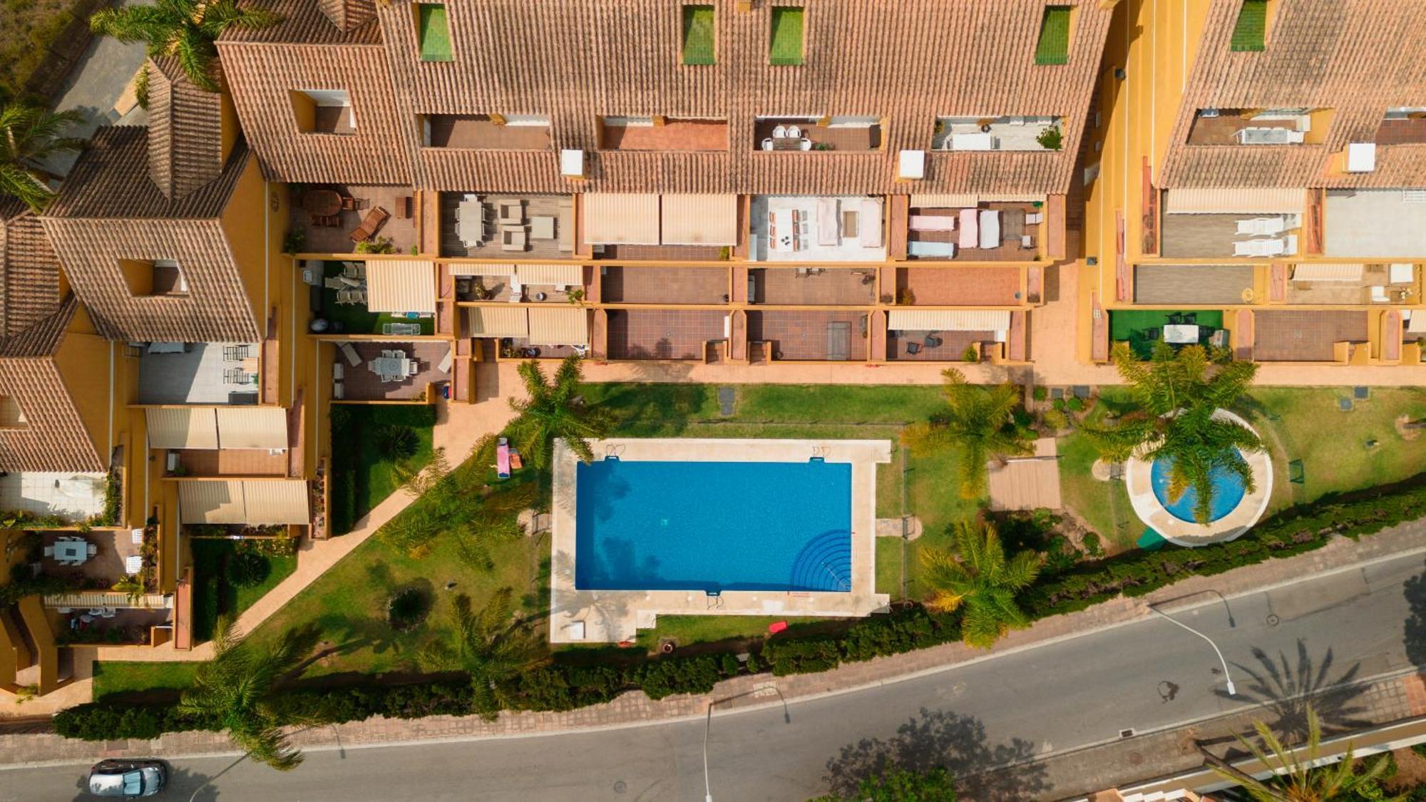Apartment, Close To Beaches, Restaurants And Supermarkets, In Urb. Park Beach, Elviria Apartment *